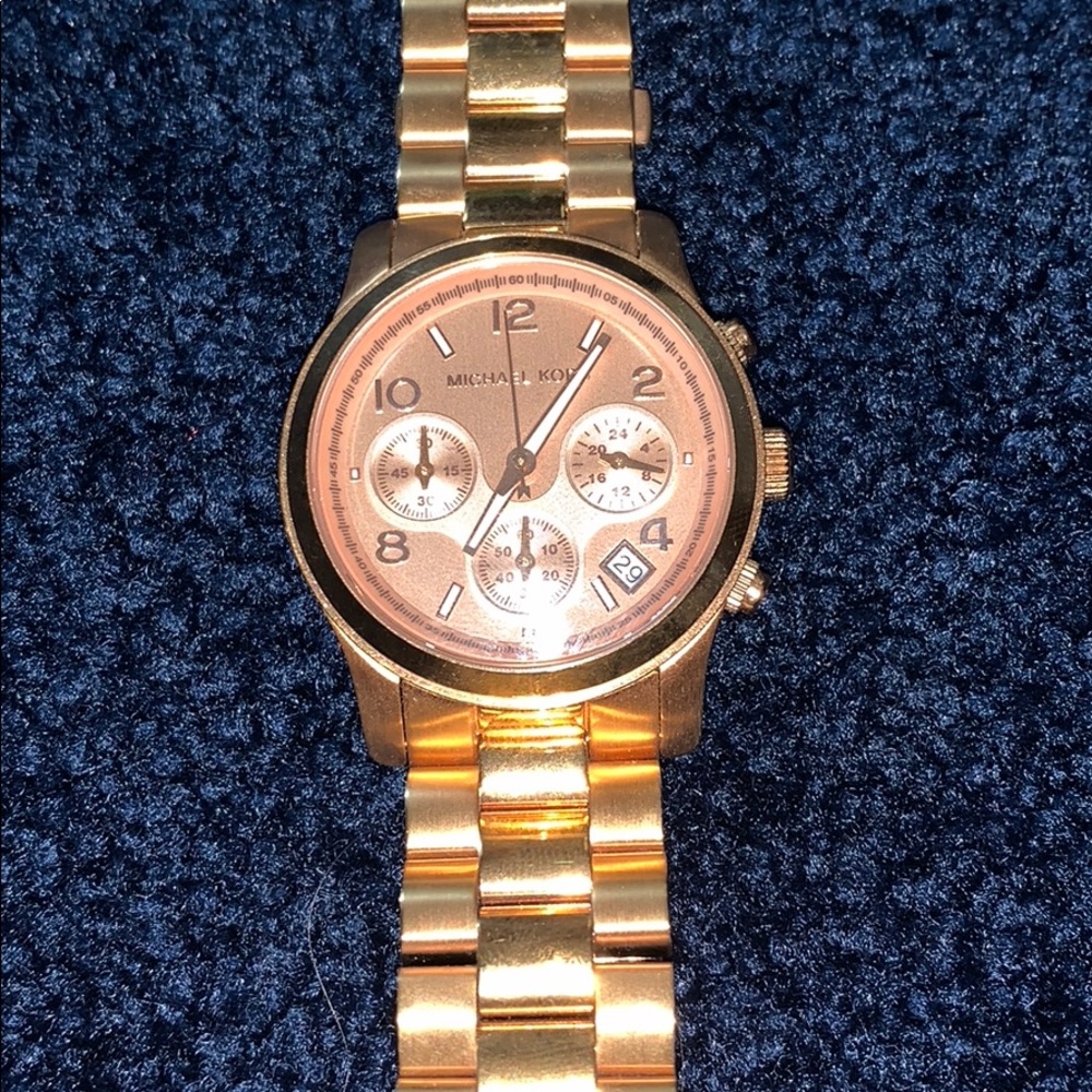 MICHAEL KORS ROSE GOLD WATCH brand new never worn